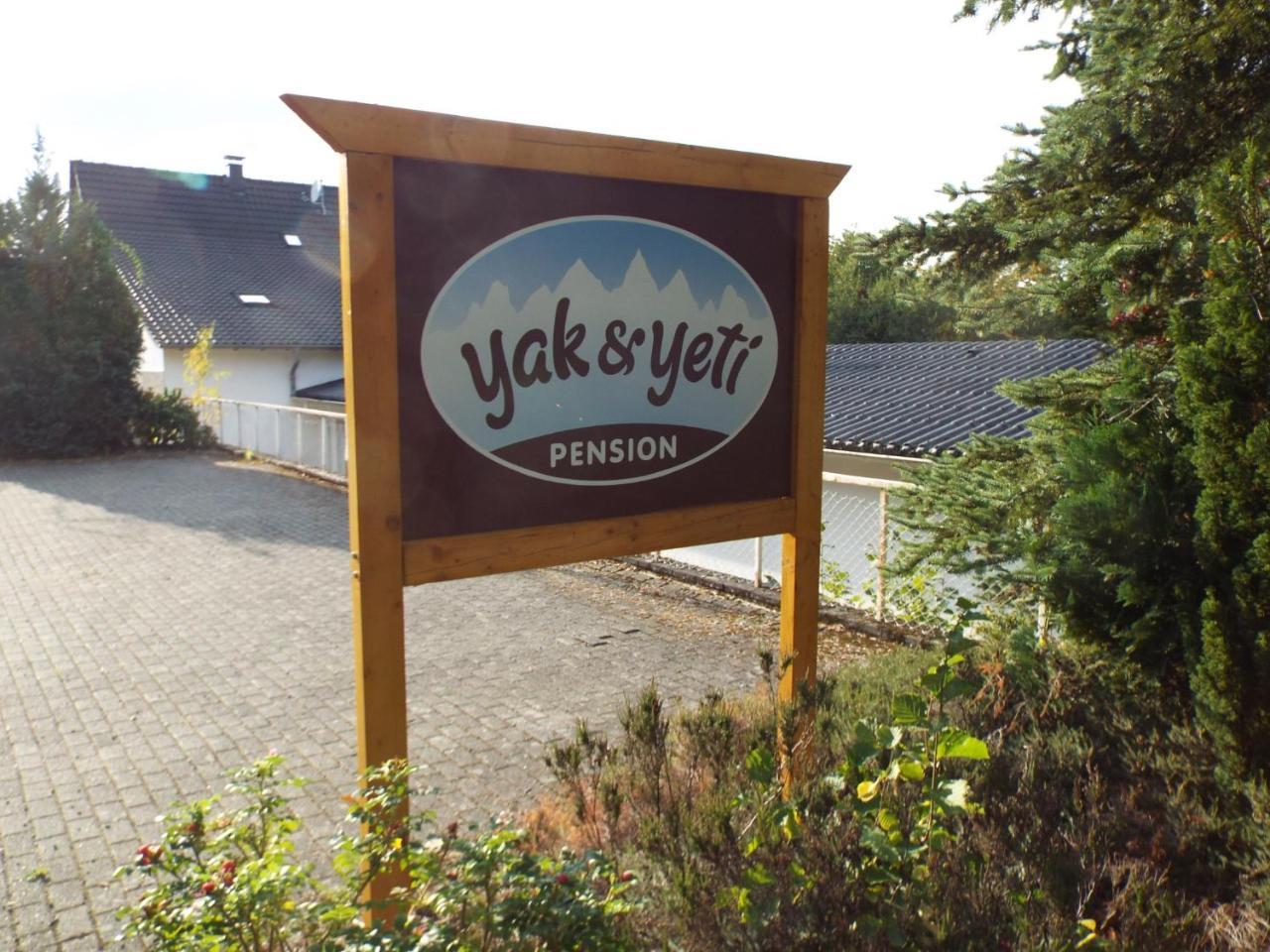 Yak Und Yeti 2*